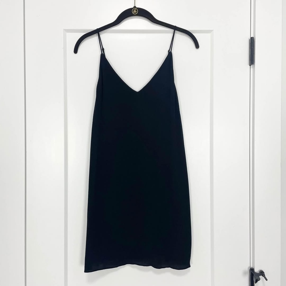 Wilfred Free VEGAN Suede Black Charcoal V-Neck Top
